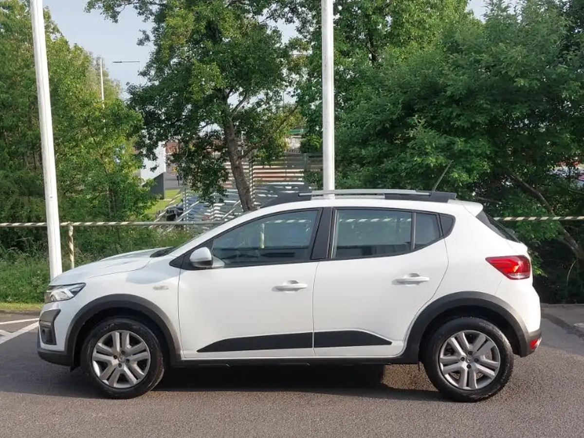 2022-dacia-sandero-stepway-10-tce-comfort-90bhp-big-3