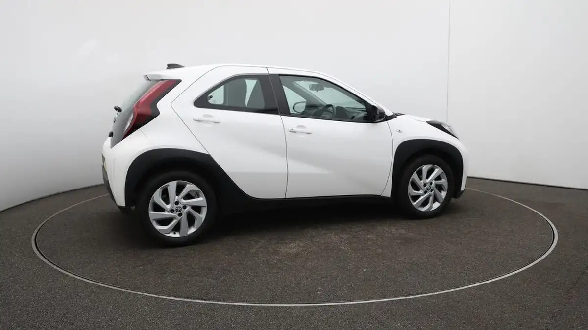 2022-toyota-aygo-x-10-vvt-i-pure-big-48