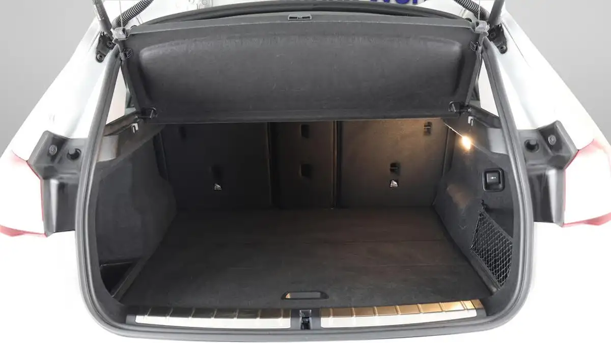 2021-bmw-x1-20td-sdrive18d-xline-big-17