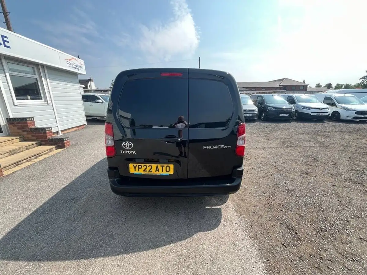 2022-toyota-proace-city-15d-active-big-6