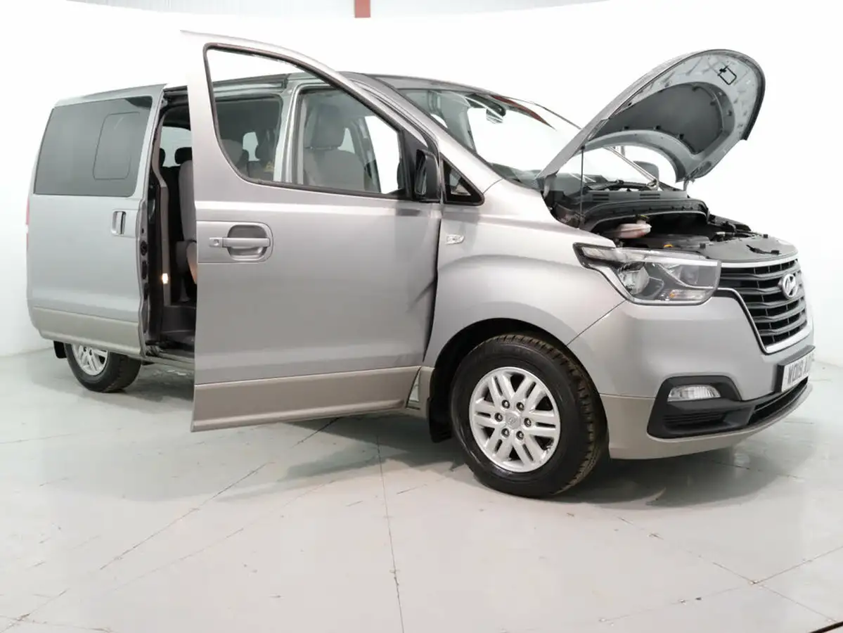 2019-hyundai-i800-25crdi-se-nav-136ps-big-36