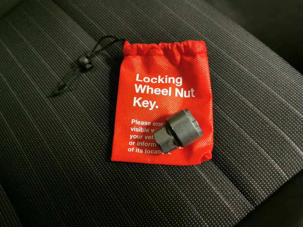 2021-kia-stonic-10-t-gdi-connect-dct-big-43