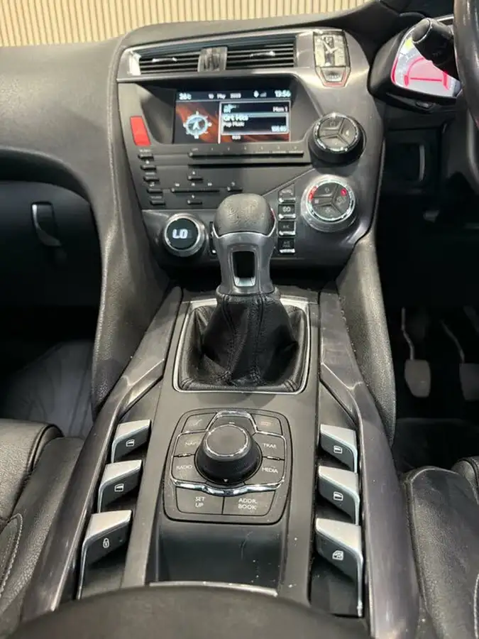 2015-citroen-ds5-16bluehdi-dstyle-big-19
