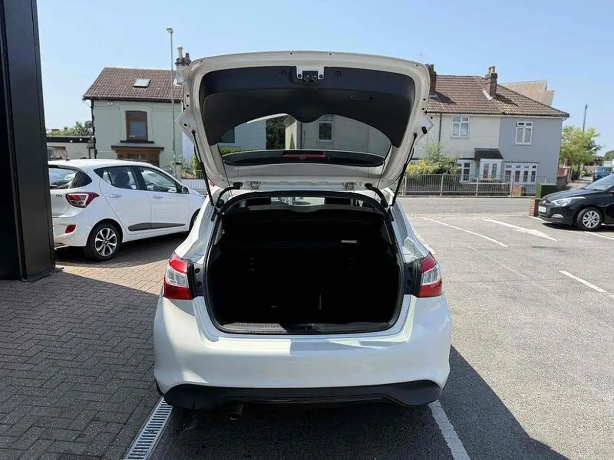 2016-nissan-pulsar-16-dig-t-tekna-big-16