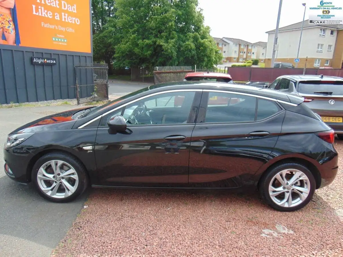 2017-vauxhall-astra-16cdti-sri-nav-136ps-ss-hatchback-big-7