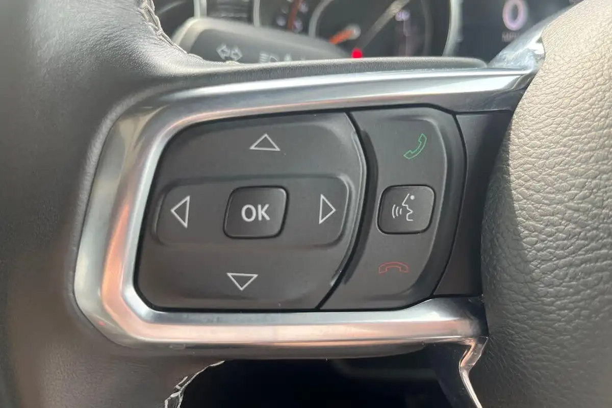 2022-jeep-wrangler-20-gme-overland-5d-big-15