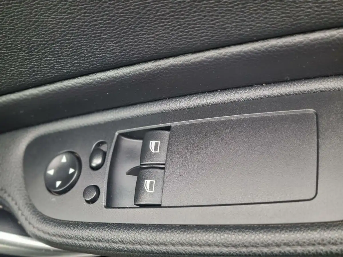 2011-bmw-1-series-20-120i-sport-coupe-auto-big-28