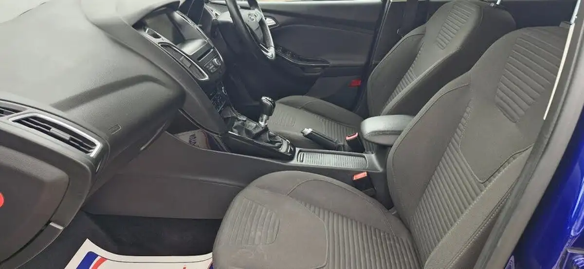 2015-ford-focus-10-titanium-t-125ps-hatchback-big-20