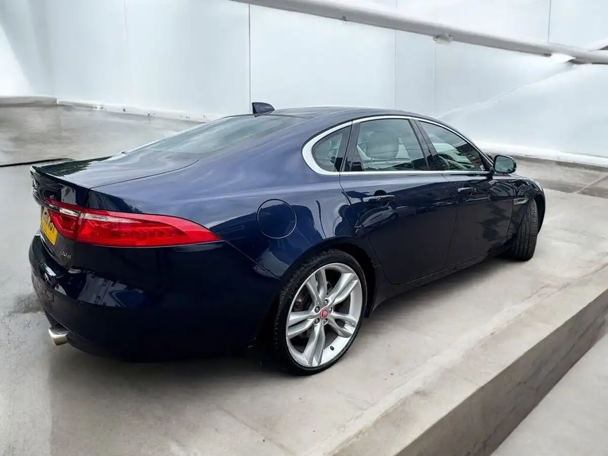 2018-jaguar-xf-30td-portfolio-saloon-4d-big-7