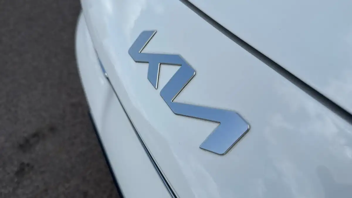2022-kia-rio-10-t-gdi-2-big-13