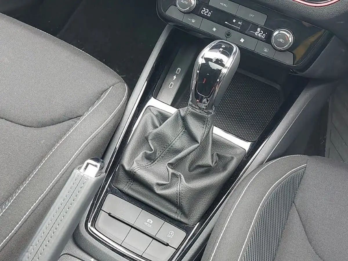2024-skoda-kamiq-10-tsi-monte-carlo-116ps-dsg-big-10
