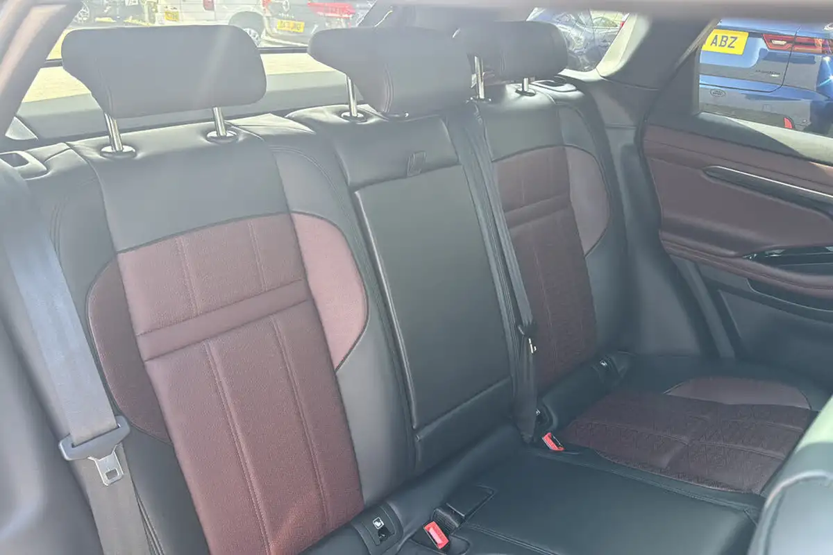 2019-land-rover-range-rover-evoque-20-p250-r-dynamic-hse-big-11