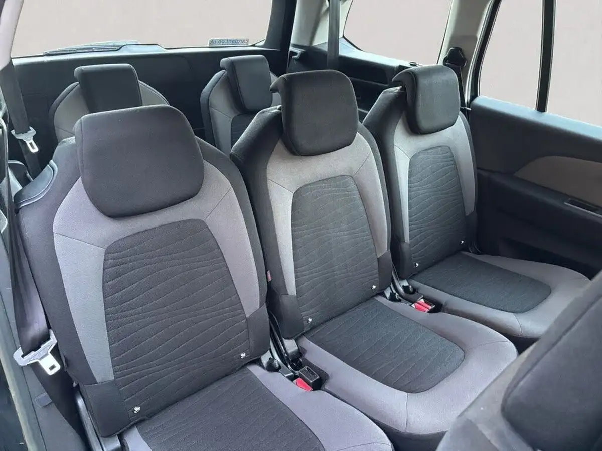 2014-citroen-grand-c4-picasso-16e-hdi-vtr-115ps-big-35