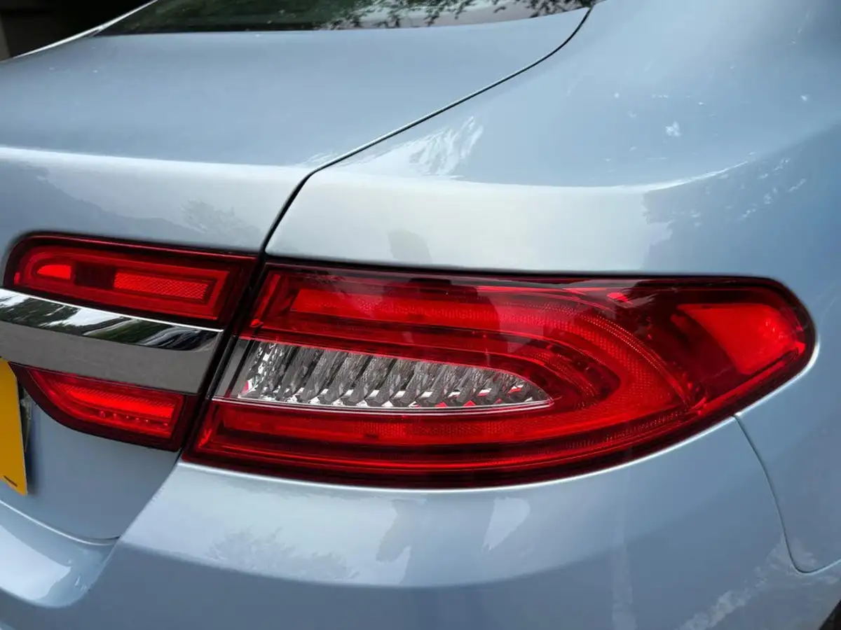 2014-jaguar-xf-30td-portfolio-saloon-4d-big-33