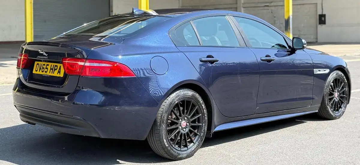 2015-jaguar-xe-20td-r-sport-163ps-auto-big-26