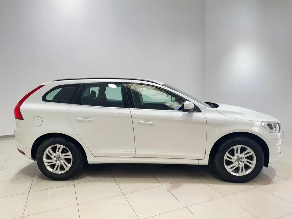 2016-volvo-xc60-20td-d4-se-big-6