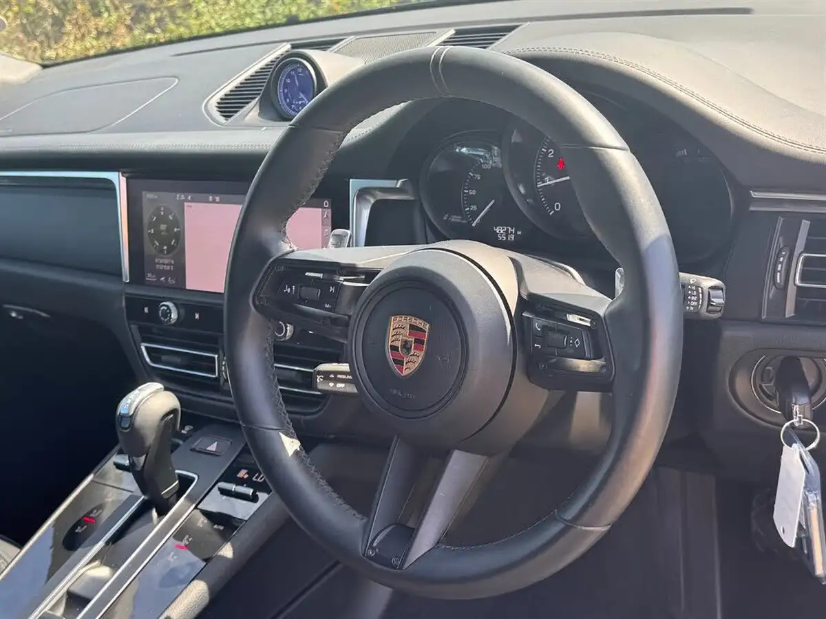 2023-porsche-macan-20-big-9