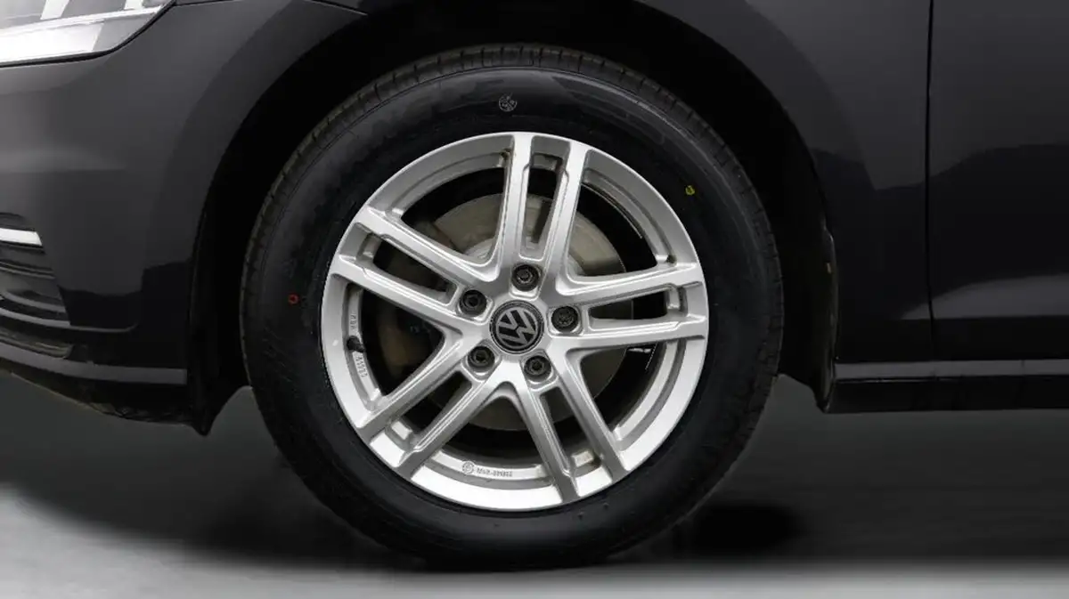 2017-volkswagen-golf-14-tsi-se-nav-ss-hatchback-5d-big-18