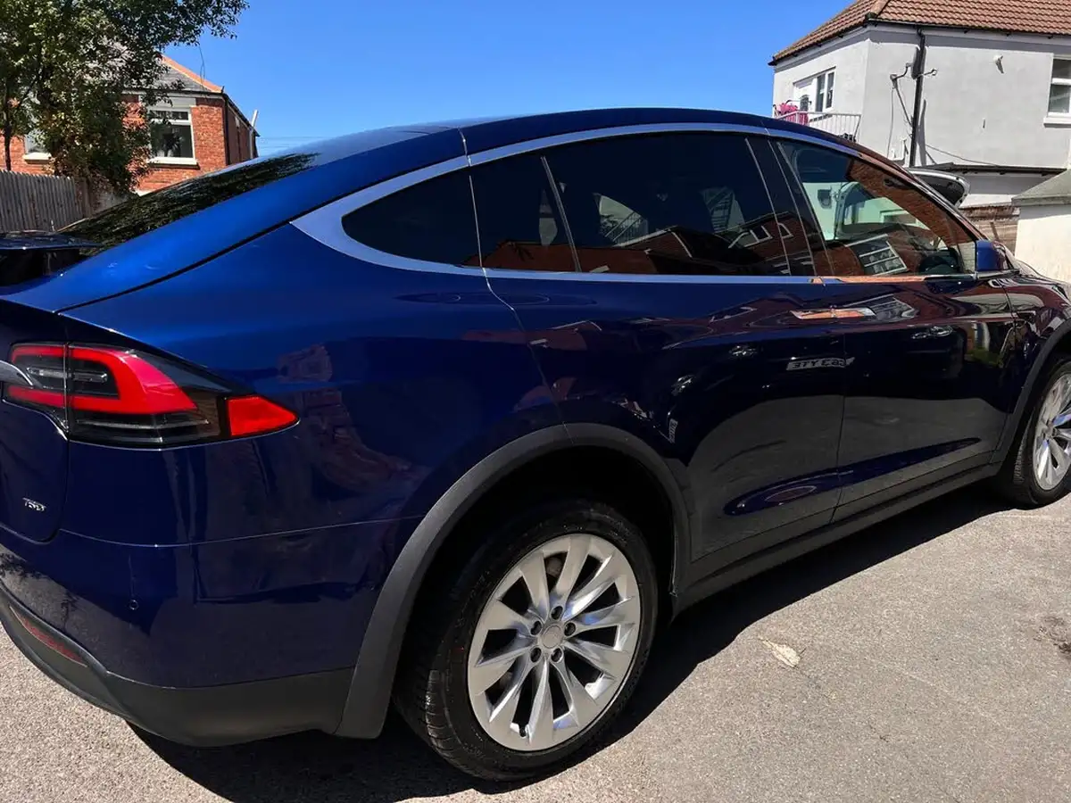 2018-tesla-model-x-e-75d-big-6