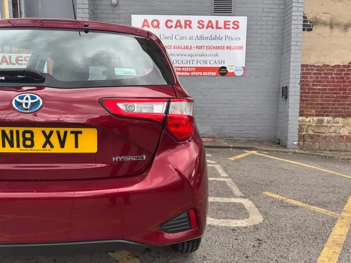 2018-toyota-yaris-15-vvt-i-icon-navi-hybrid-big-19