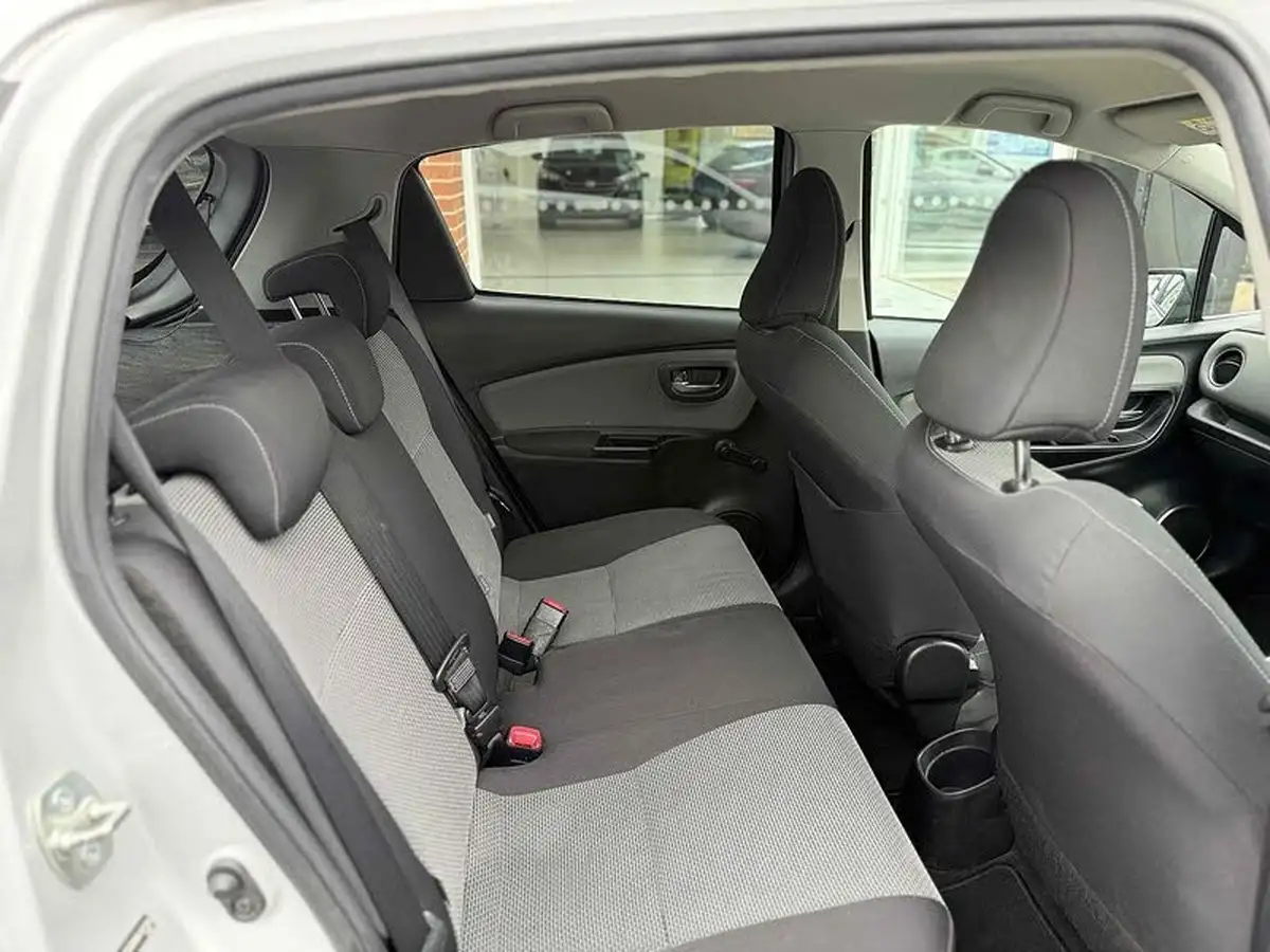2015-toyota-yaris-15-vvt-i-sport-hybrid-big-19