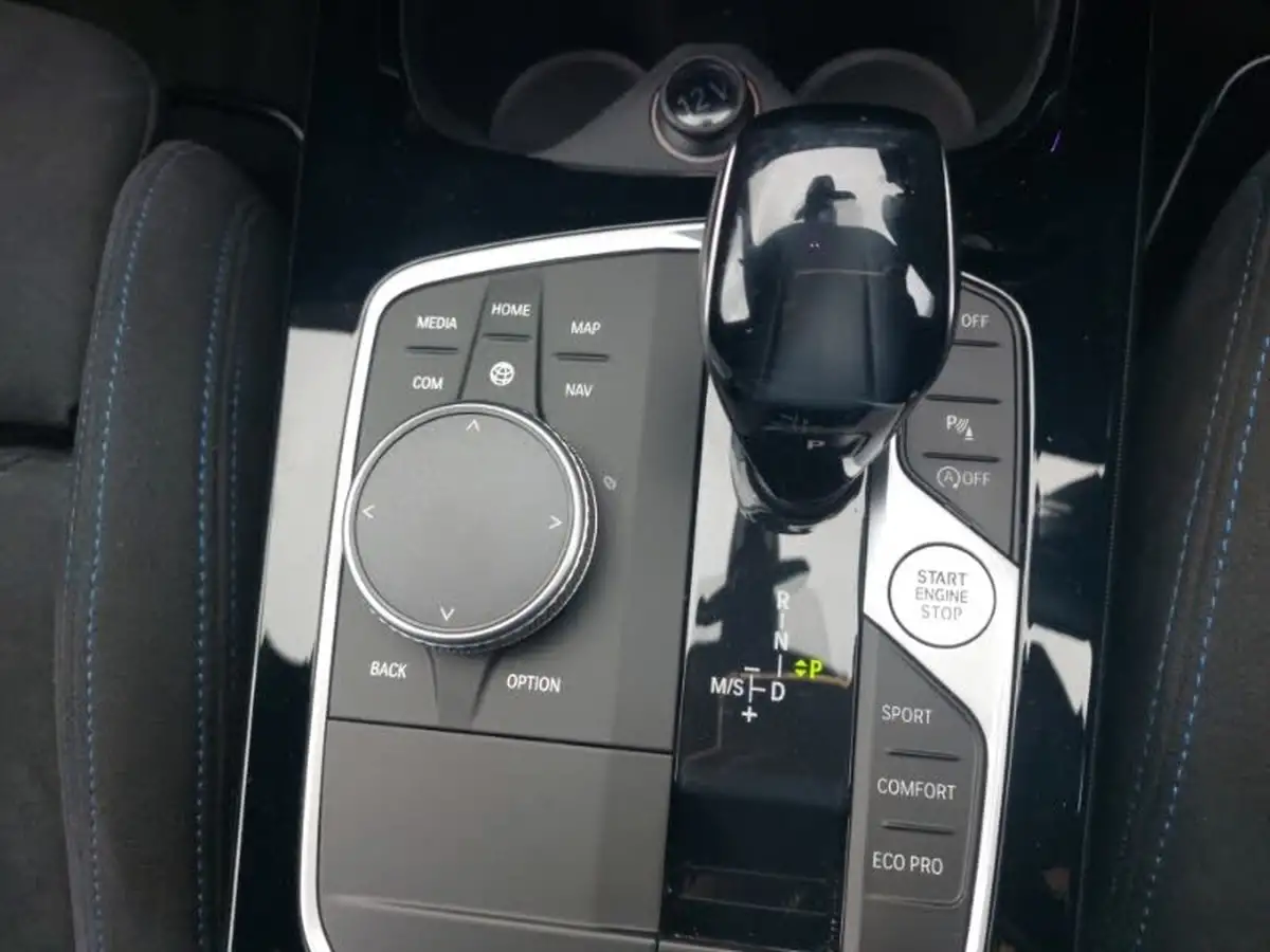 2021-bmw-1-series-20-m135i-xdrive-big-18