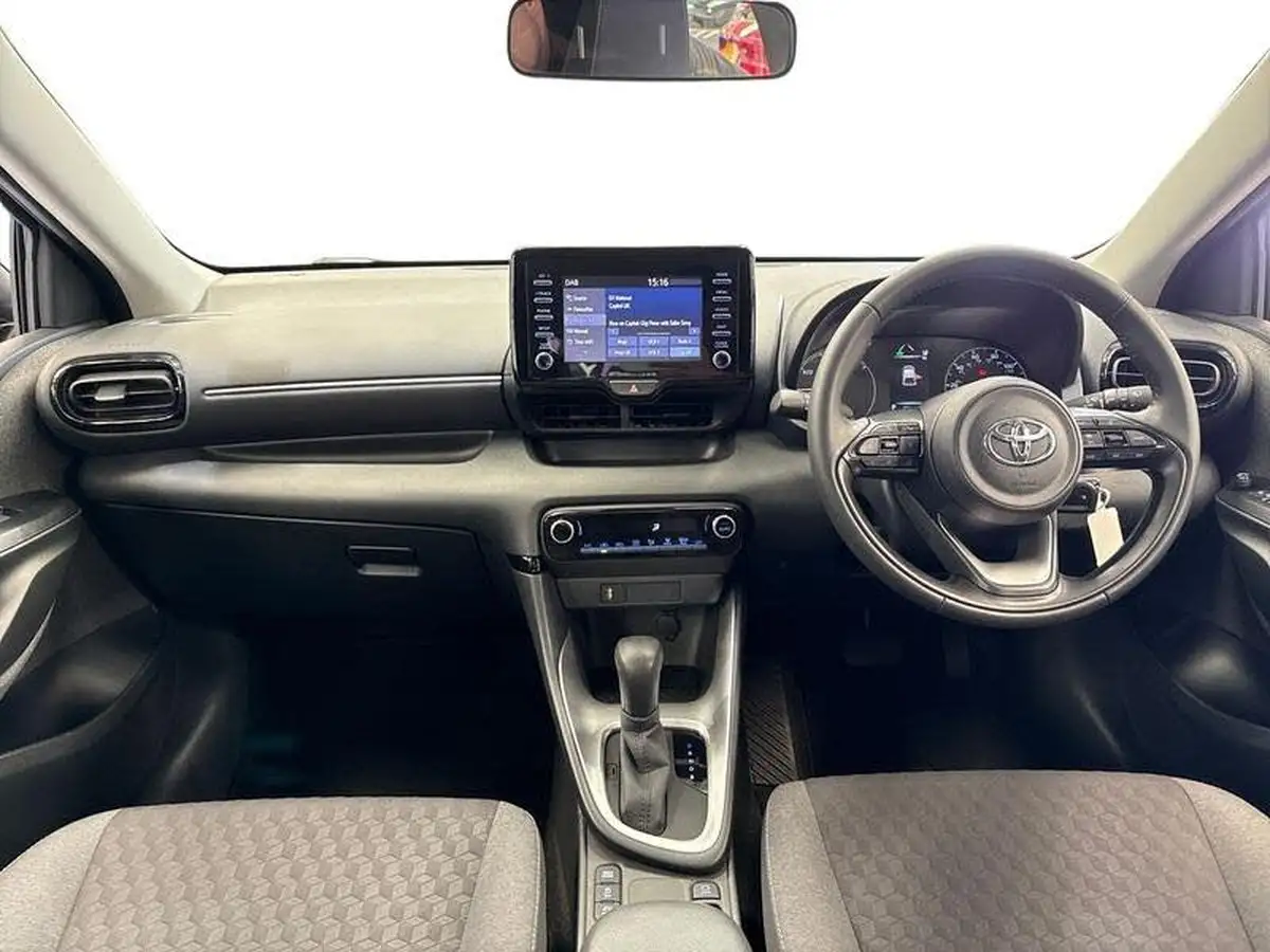 2021-toyota-yaris-15-vvt-i-icon-114bhp-hybrid-1490cc-e-cvt-big-11