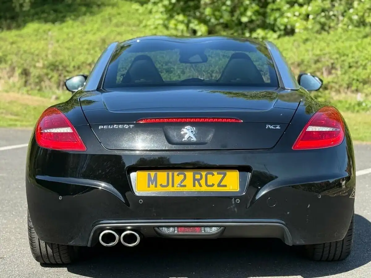2012-peugeot-rcz-20td-gt-big-14