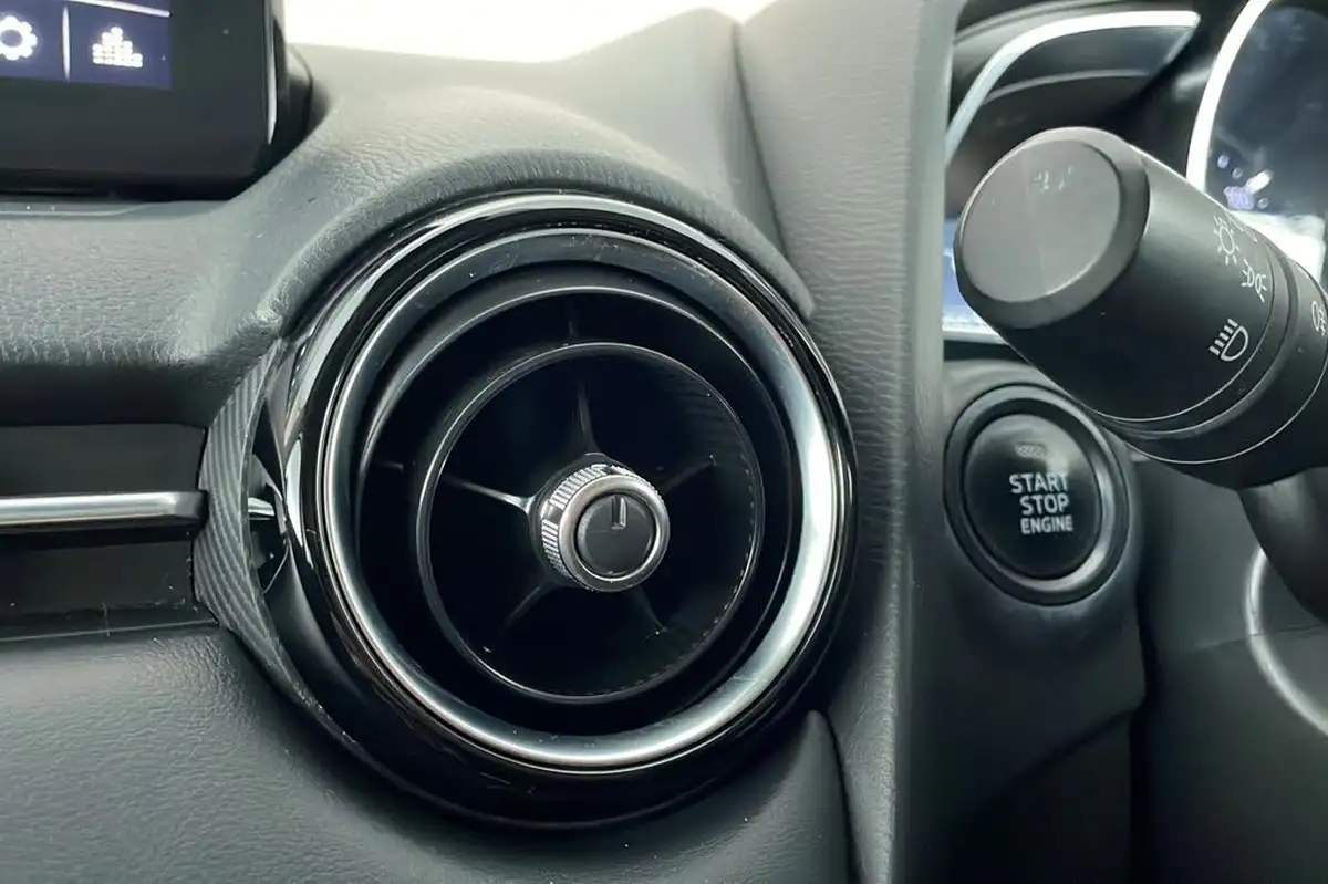 2019-mazda-mazda2-15-sport-nav-big-20