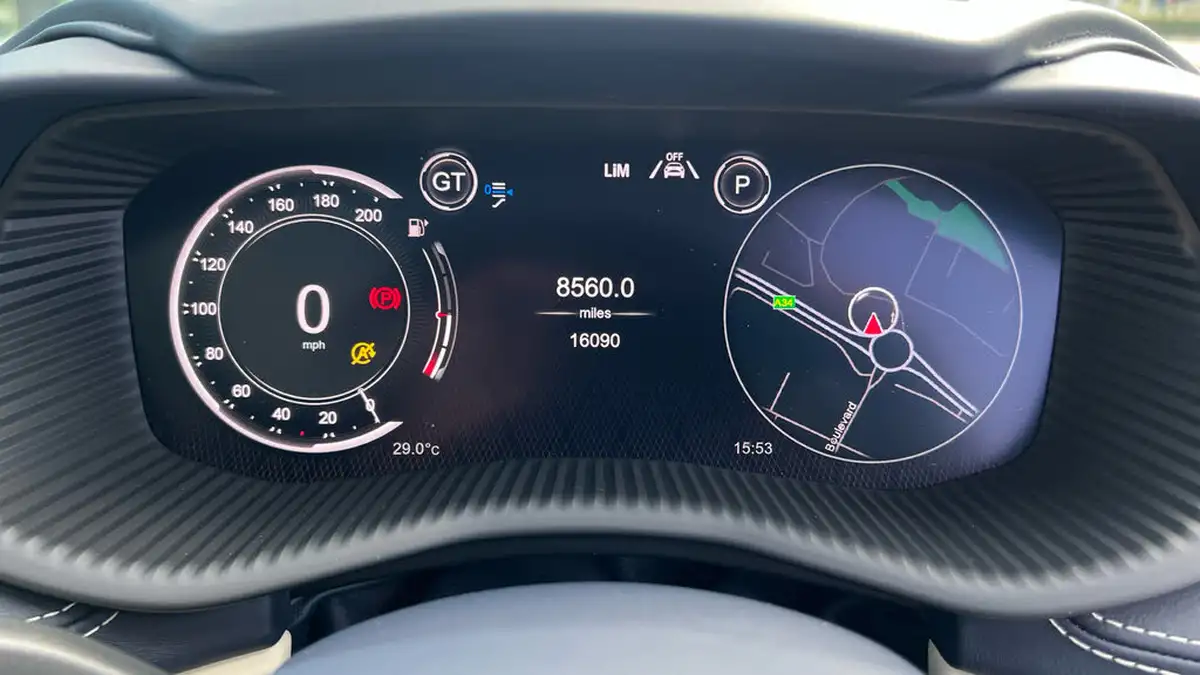 2022-aston-martin-dbx-40-v8-big-5