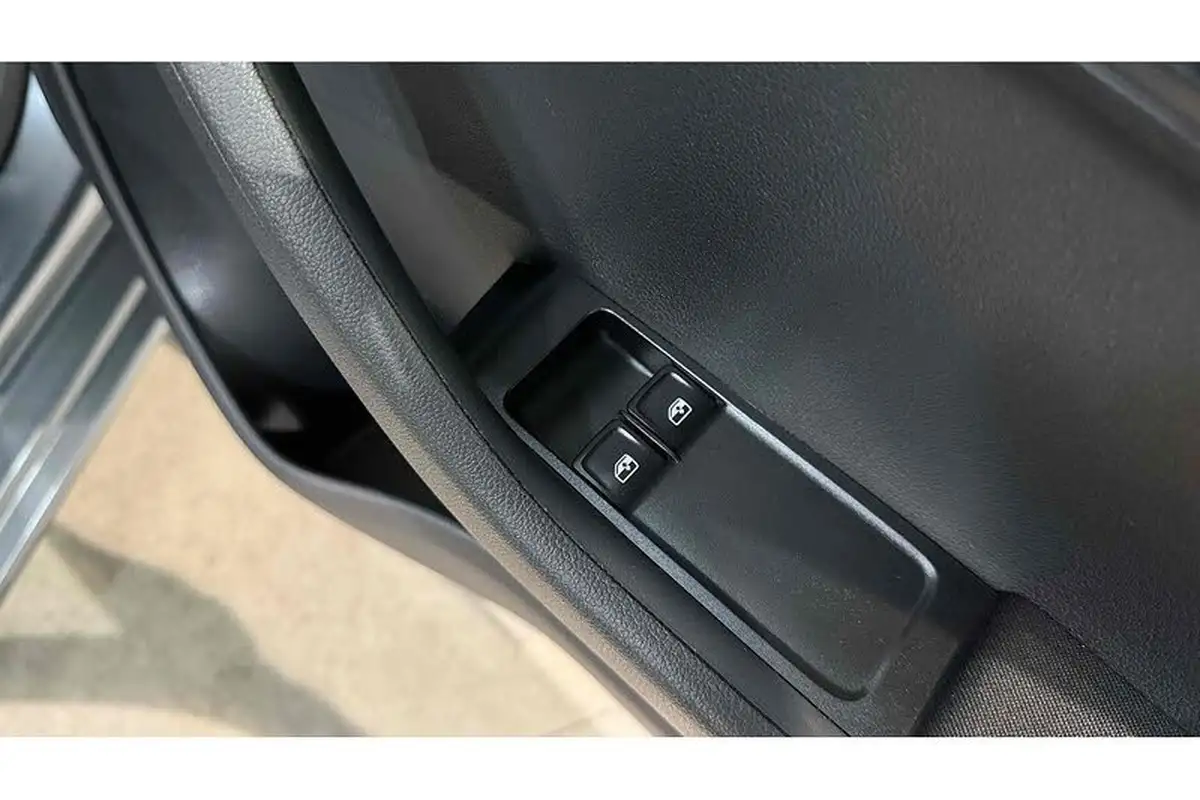 2018-skoda-fabia-10-tsi-se-95ps-ss-hatchback-big-15