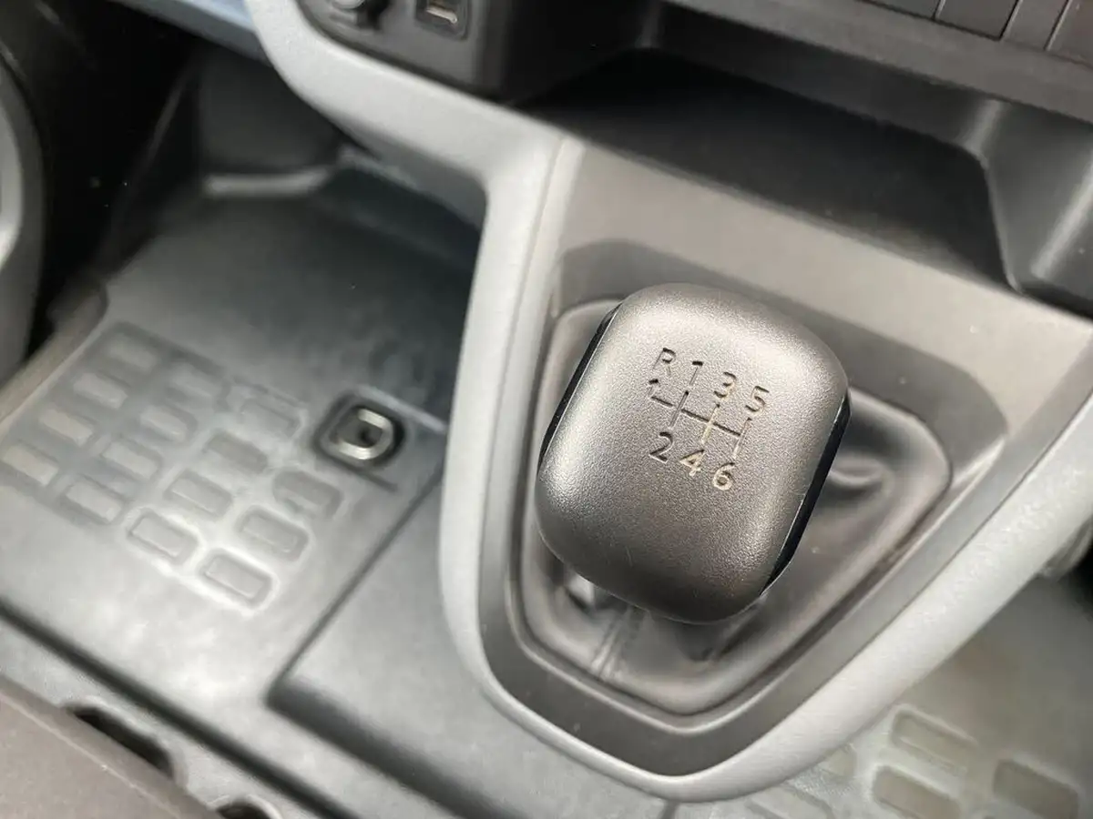 2022-vauxhall-vivaro-15td-2900-l2h1-sportive-big-18
