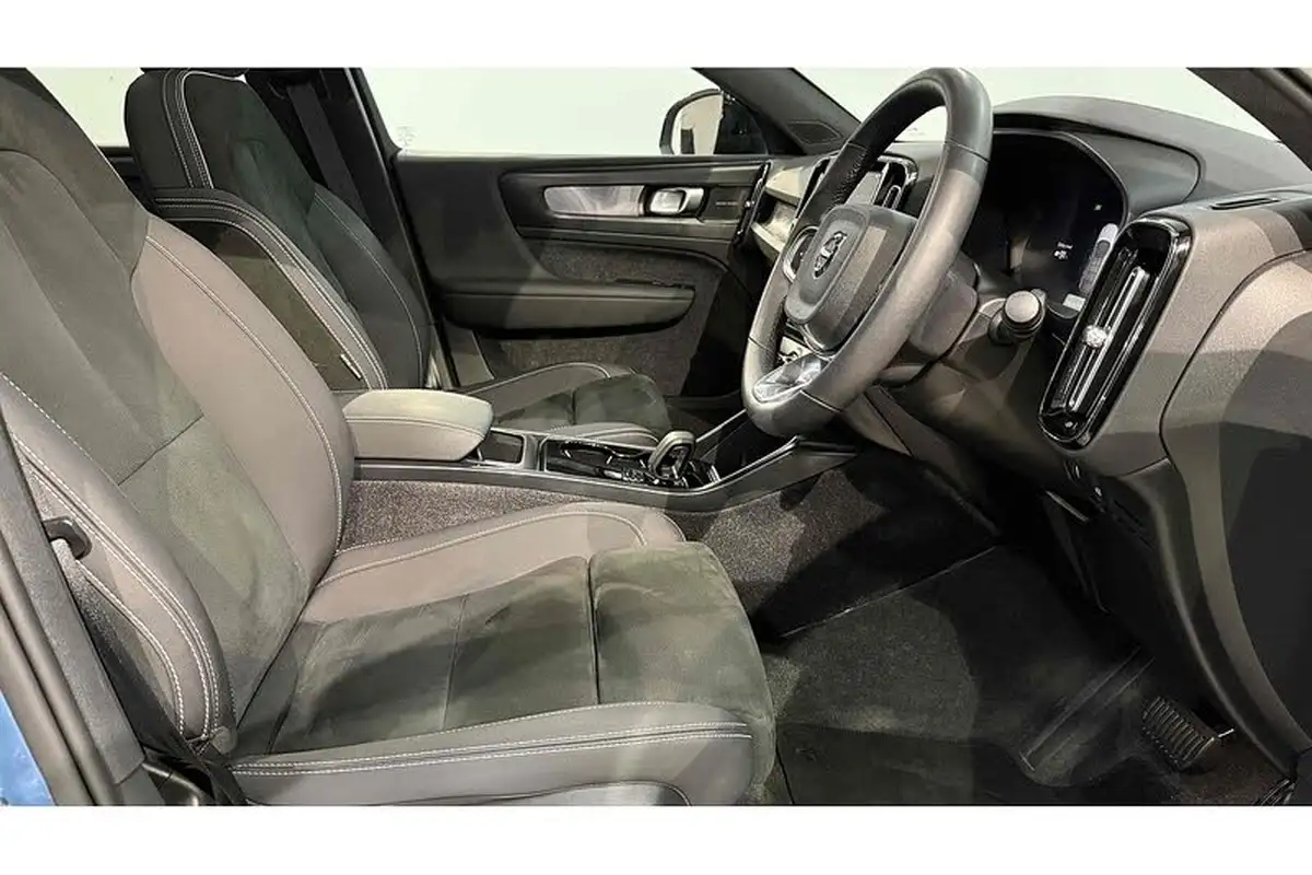 2022-volvo-c40-e-twin-recharge-pro-big-22