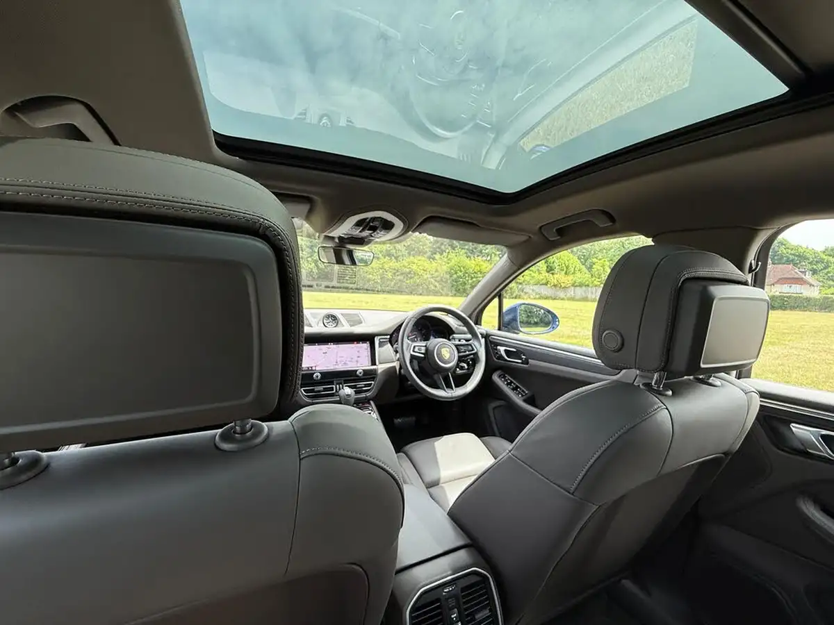 2023-porsche-macan-20-big-4