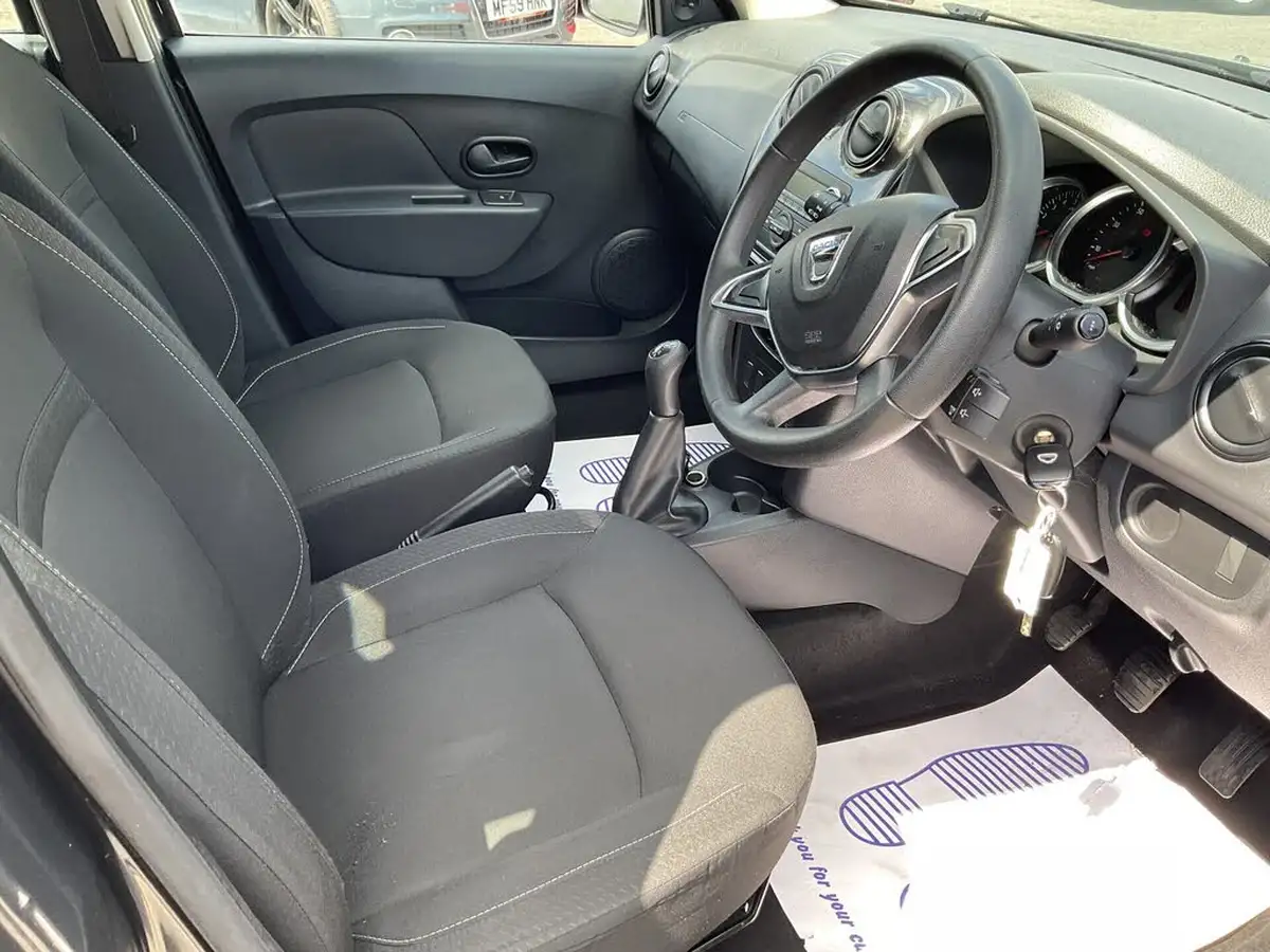 2019-dacia-sandero-10-sce-essential-big-12