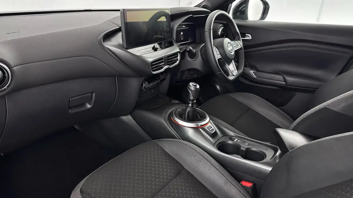 2024-nissan-juke-10-dig-t-n-connecta-big-8