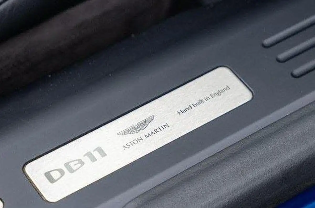 2019-aston-martin-db11-big-30