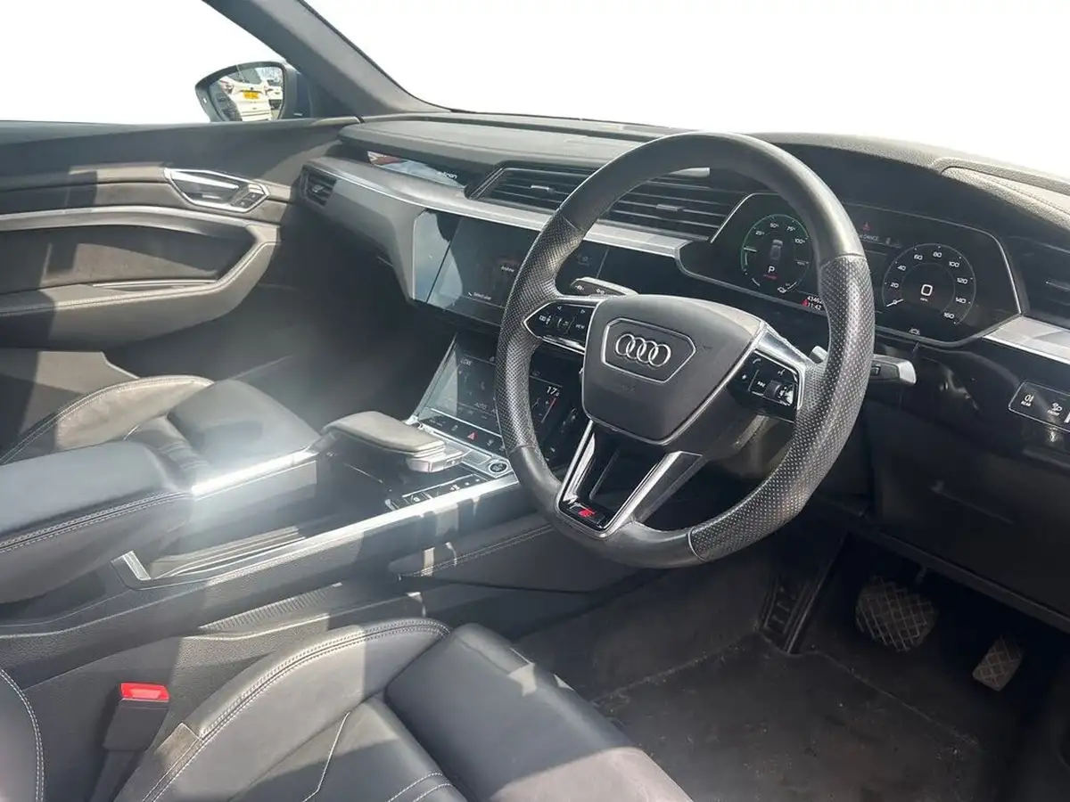 2021-audi-e-tron-55e-s-line-sportback-big-4