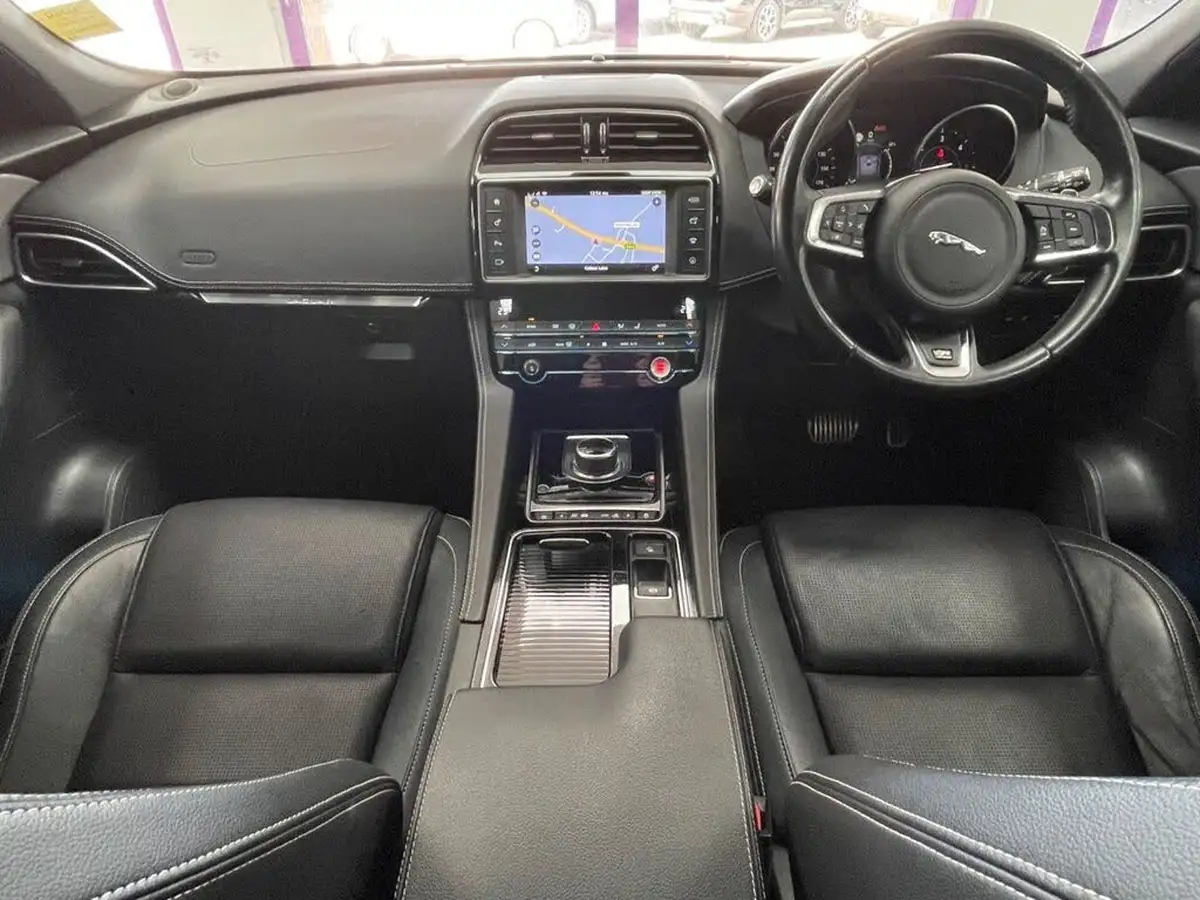 2018-jaguar-f-pace-20-i4d-r-sport-180ps-awd-auto-big-1