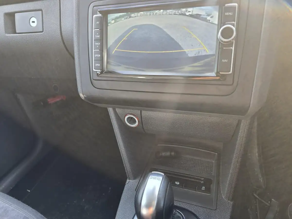 2014-volkswagen-touran-big-16