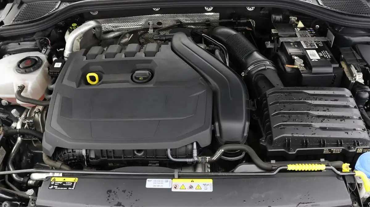 2022-volkswagen-golf-15-etsi-r-line-150ps-hatchback-big-19