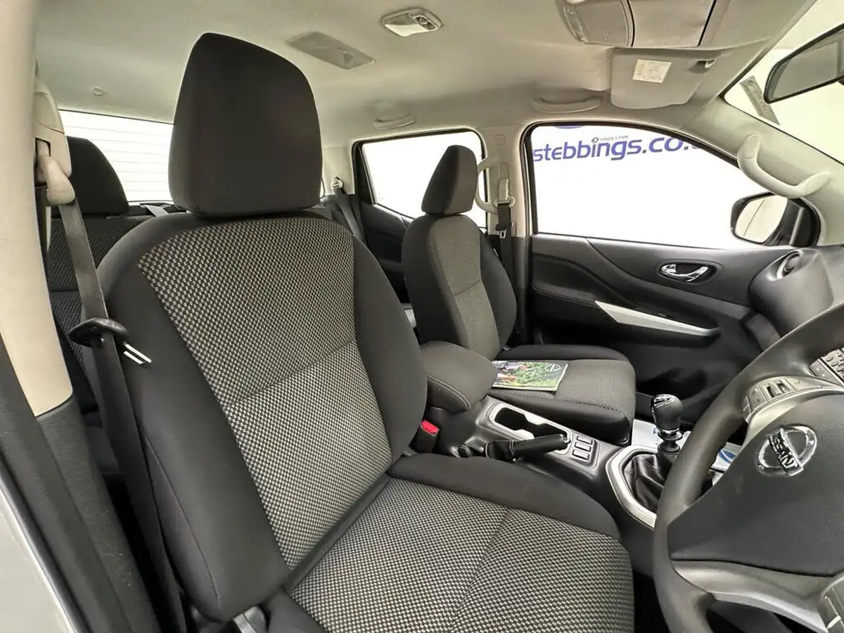 2021-nissan-navara-23dci-tt-acenta-double-big-10