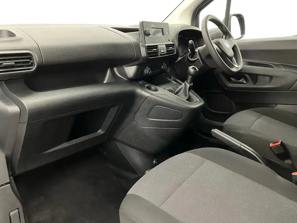 2021-vauxhall-combo-15cdti-edition-2300-100pseu6dt-l2h1-panel-big-6