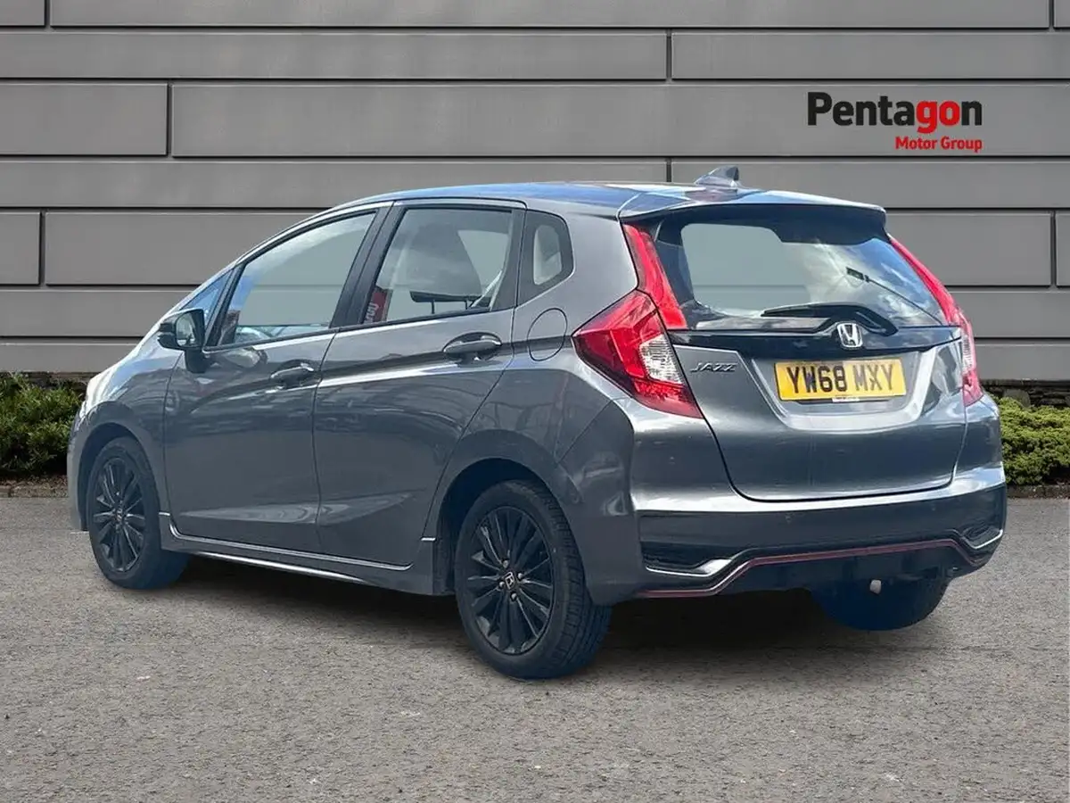 2018-honda-jazz-15-i-vtec-sport-cvt-big-1