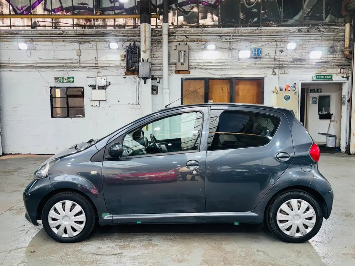 2007-toyota-aygo-10-aygo-5d-mmt-big-8