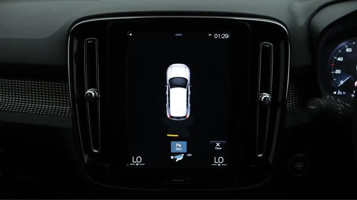 2021-volvo-xc40-15-t5-r-design-262bhp-big-24