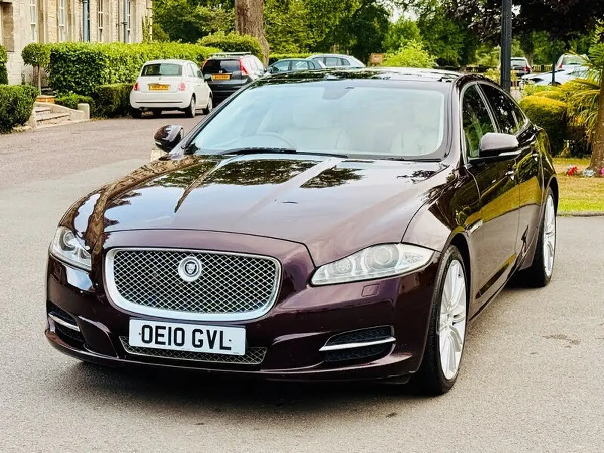 2010-jaguar-xj-series-30td-xj-portfolio-big-26