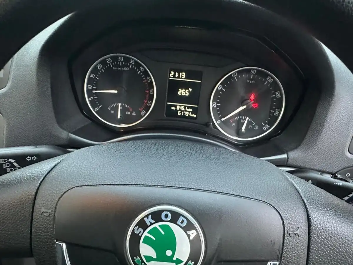 2009-skoda-octavia-19td-s-pd-105bhp-hatchback-big-15