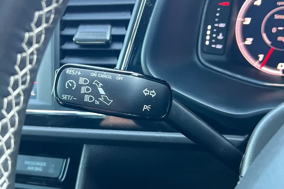 2020-seat-leon-20-tsi-cupra-300-4drive-ss-estate-big-24