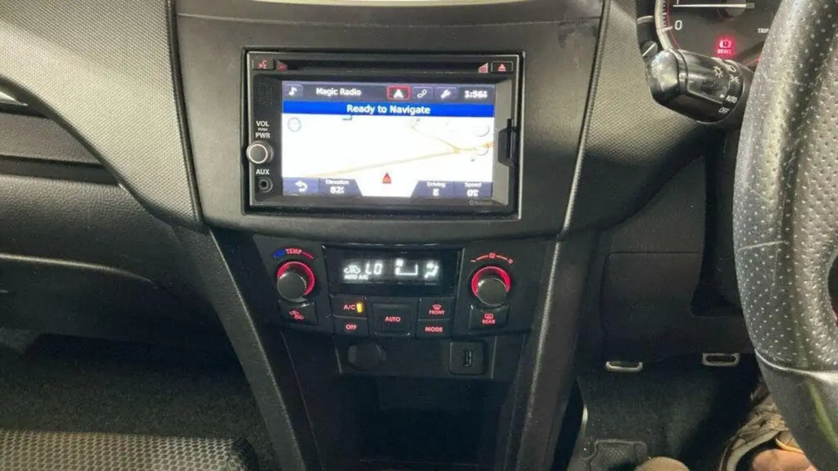 2014-suzuki-swift-16-sport-136ps-nav-5d-big-9